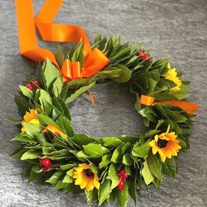 Coroncina di alloro e girasoli per Laurea. Consegniamo in giornata presso i principali Atenei e Università di Roma