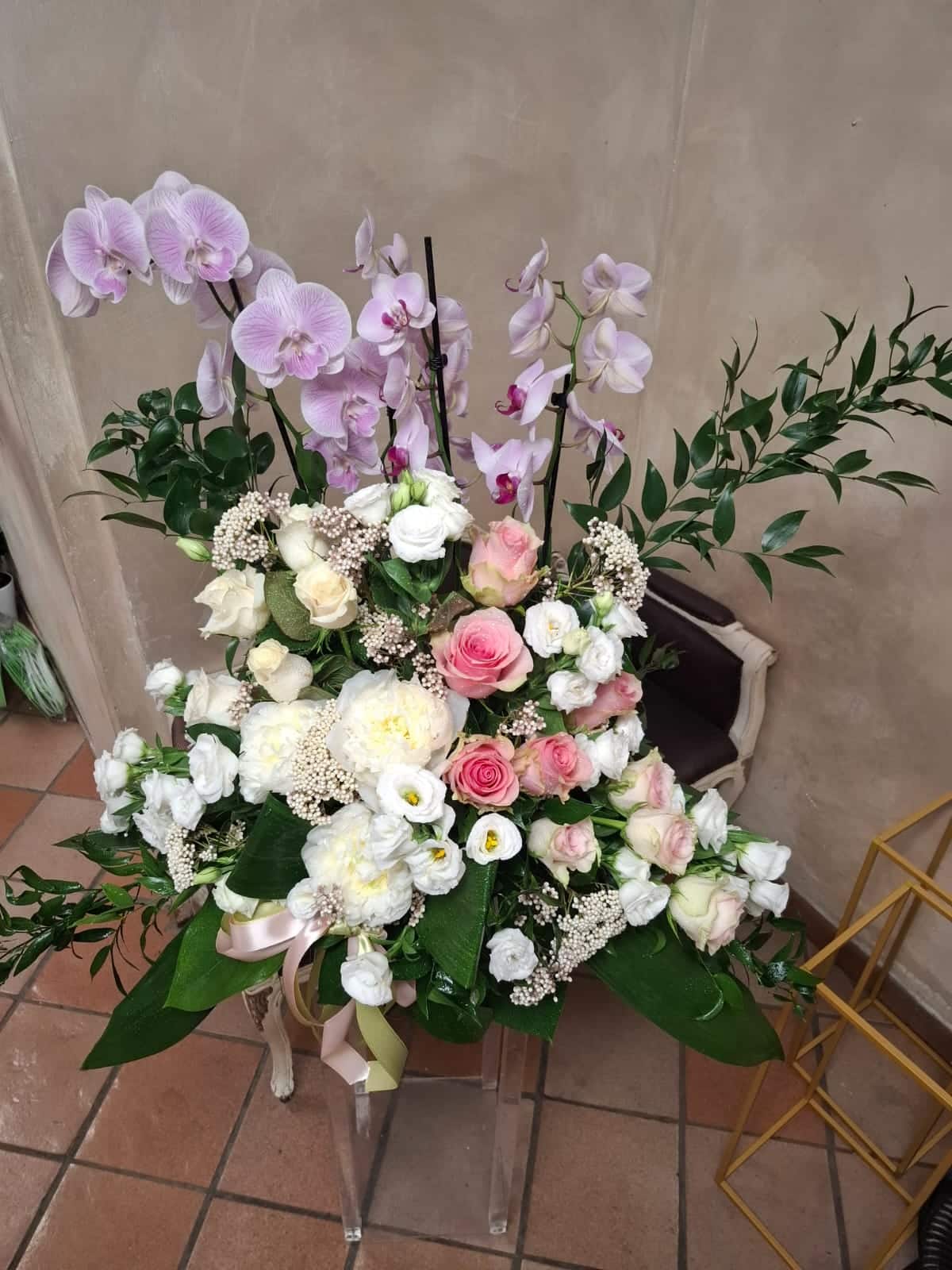 Composizione di Orchidee consegniamo a domicilio a Roma