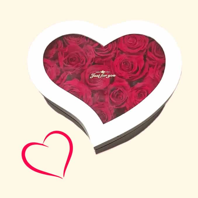 Flower Box 15 con rose fresche rosse. Consegniamo a domicilio a Roma